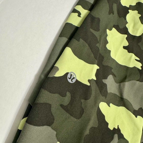 Lululemon Athletica Camouflage Performance Leggings Green Black - Picture 7 of 7